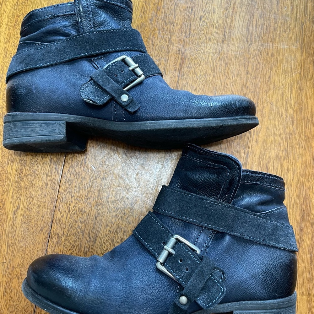 Miz Mooz Women’s Leather Ankle Boots with Buckle Strap Size 7.5, 38